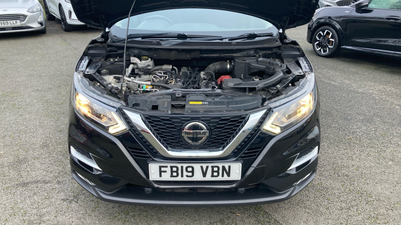 Nissan Qashqai 1.3 DiG-T N-Connecta 5dr Petrol Hatchback